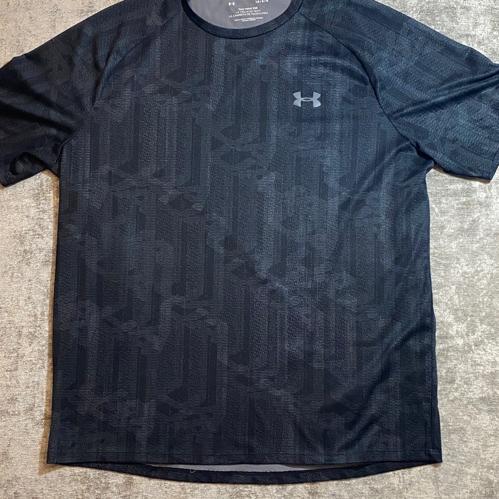 Under Armour Men's Black Patterned Tee size Large {265}